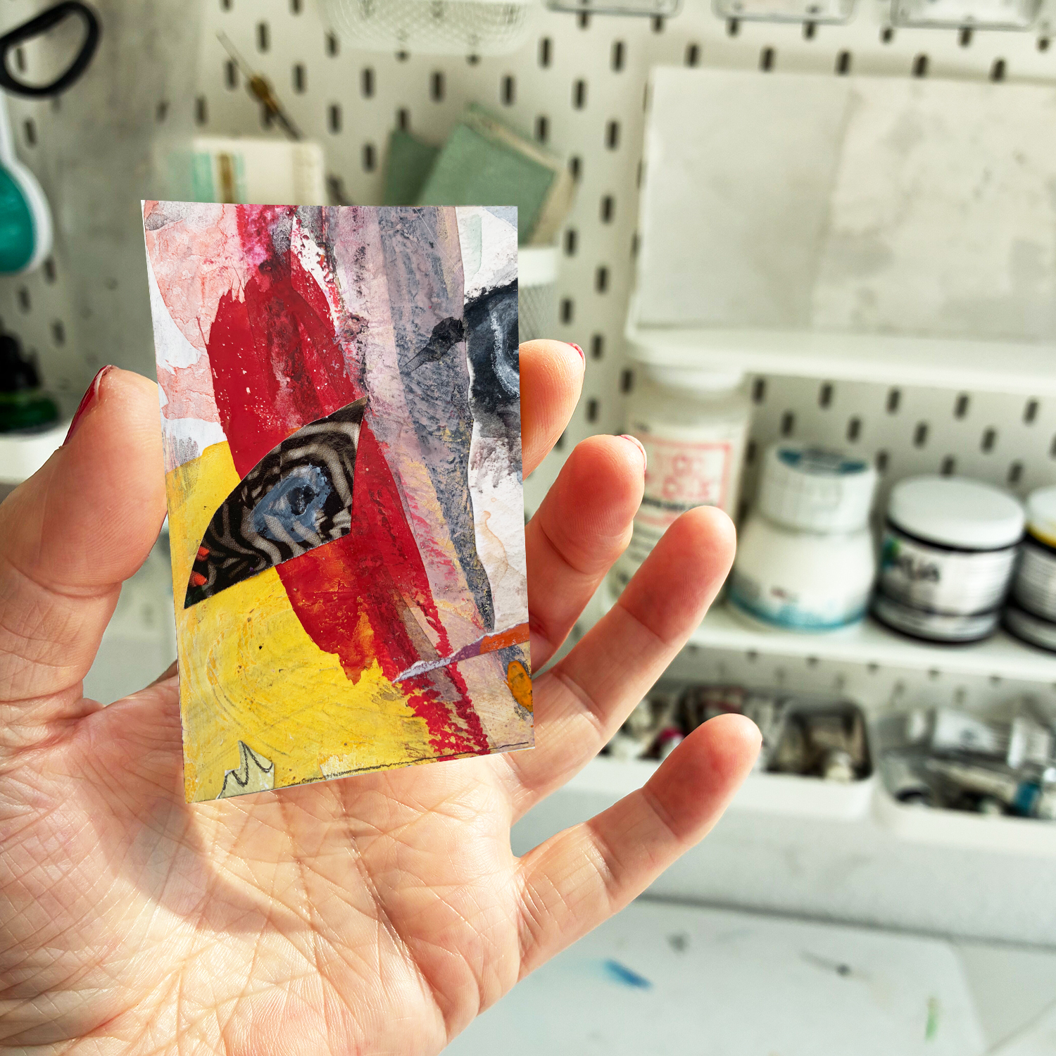 H582-23-Antlitz-Mockup-Miniatur-Hand-8x5-72dpi-1500 Annette Kunow H582-23-Antlitz-Mockup-Miniatur-Hand-8x5-72dpi-1500 Annette Kunow