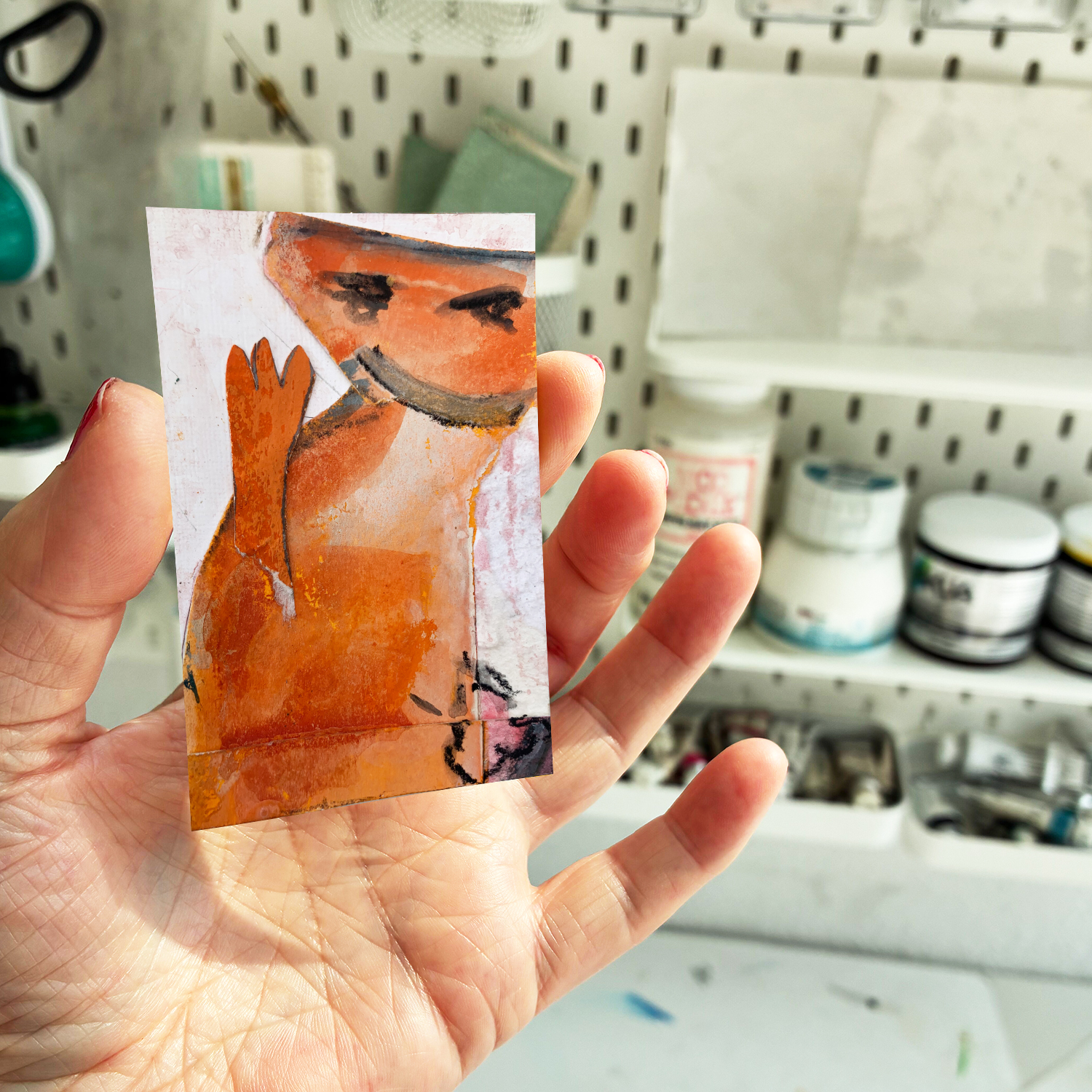 H584-23-Winkender-Mockup-Miniatur-Hand-8x5-72dpi-1500 Annette Kunow H584-23-Winkender-Mockup-Miniatur-Hand-8x5-72dpi-1500 Annette Kunow