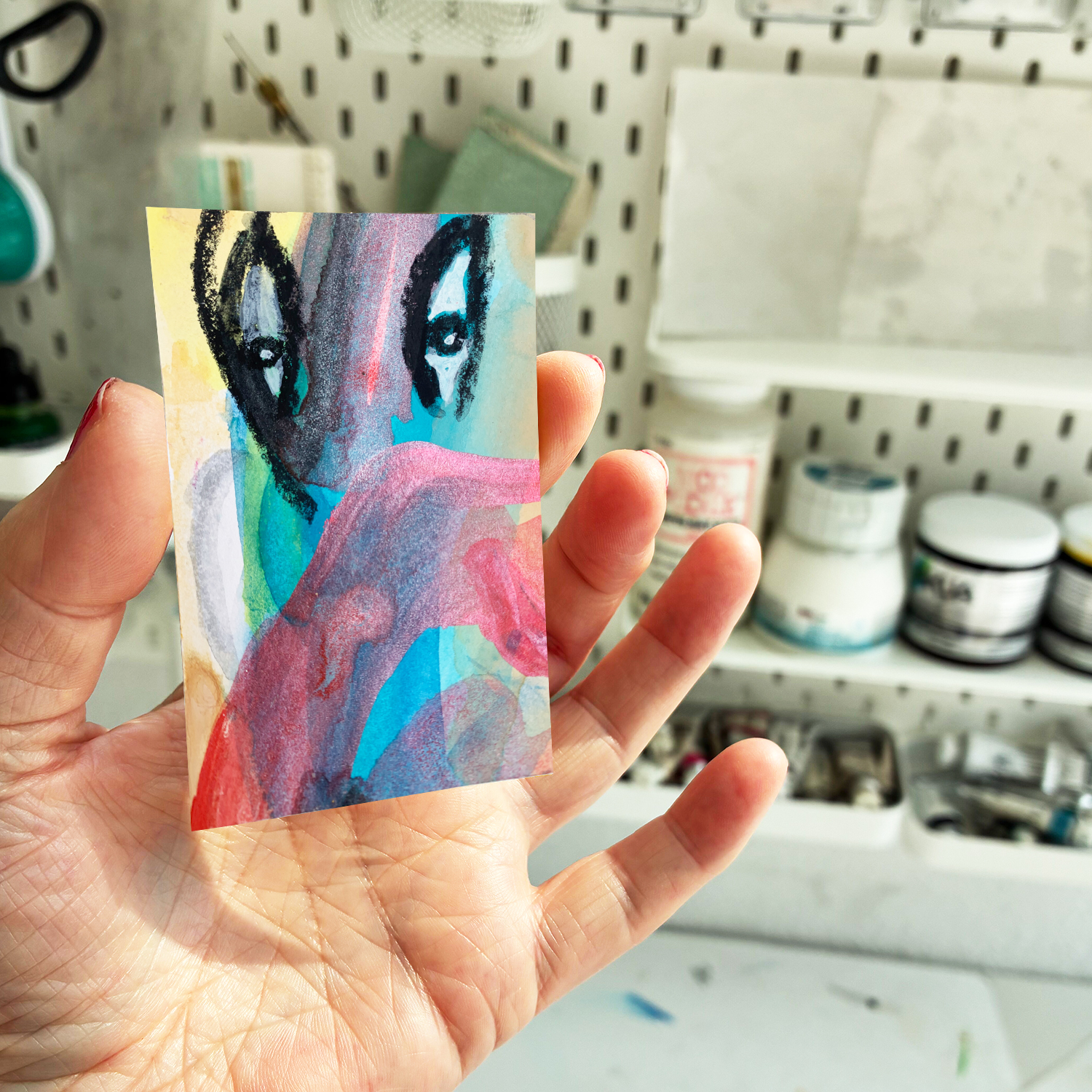 H593-23-Beobachter-Mockup-Miniatur-Hand-8x5-72dpi-1500 Annette Kunow H593-23-Beobachter-Mockup-Miniatur-Hand-8x5-72dpi-1500 Annette Kunow